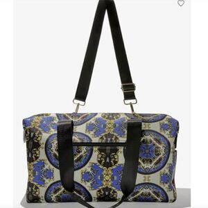 ALICE + OLIVIA Duffle Bag - Regal Romance Sapphire